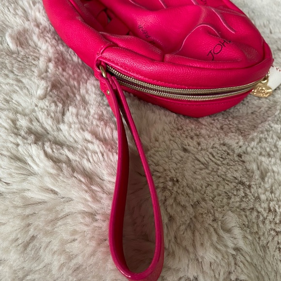 Betsey Johnson batter up baseball glove wristlet - Picture 4 of 7